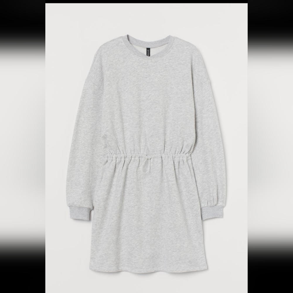 H&M Divided Sweatshirt Dress. In New Condition, never worn